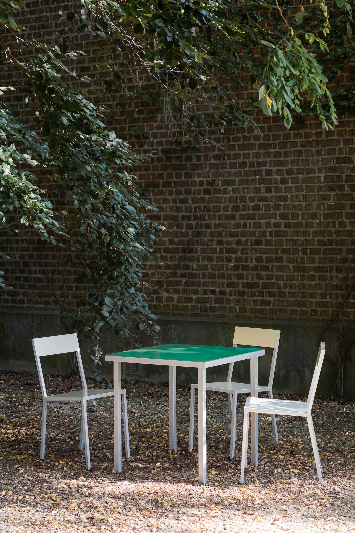 alu dining table S