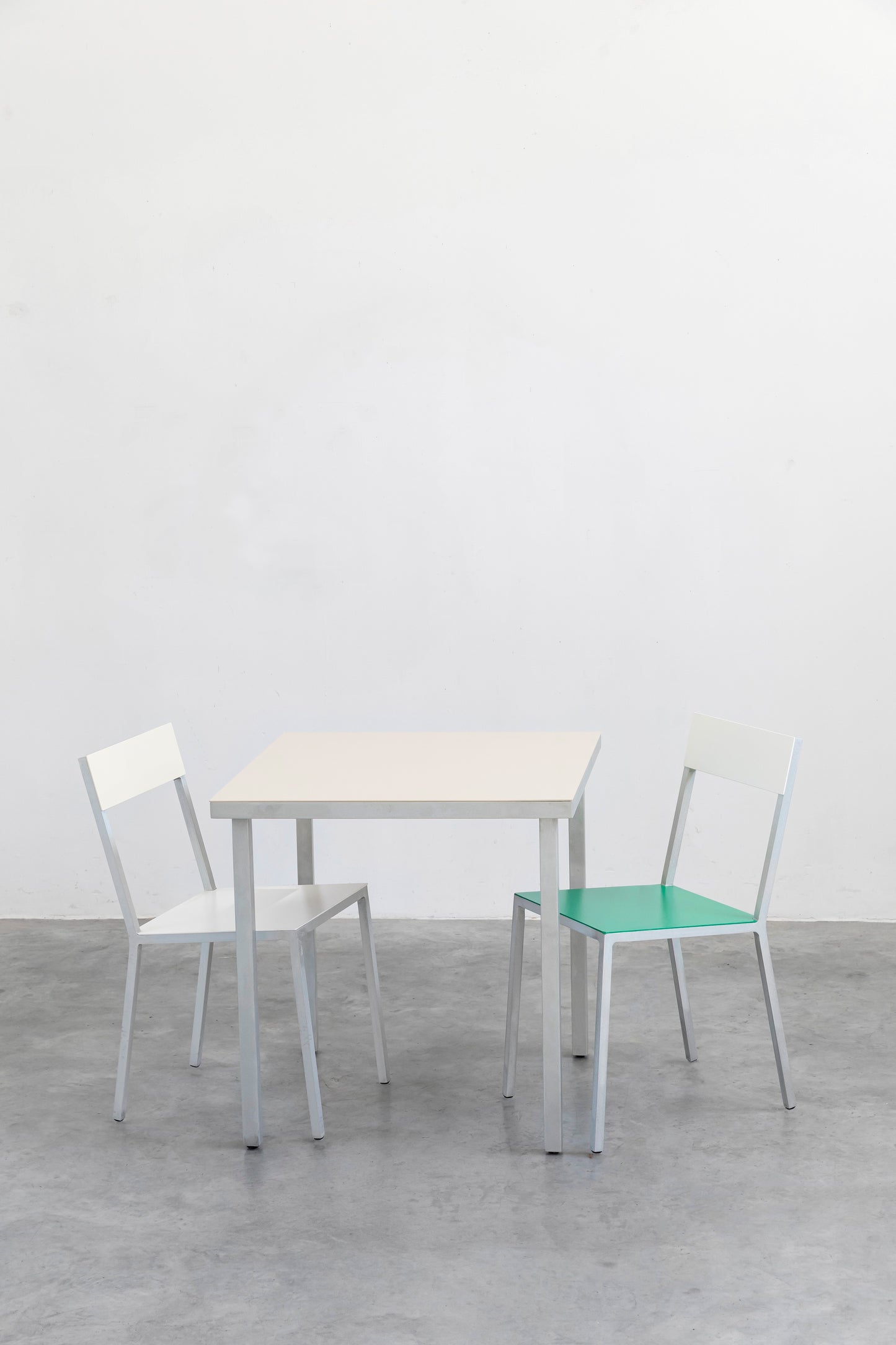alu dining table S