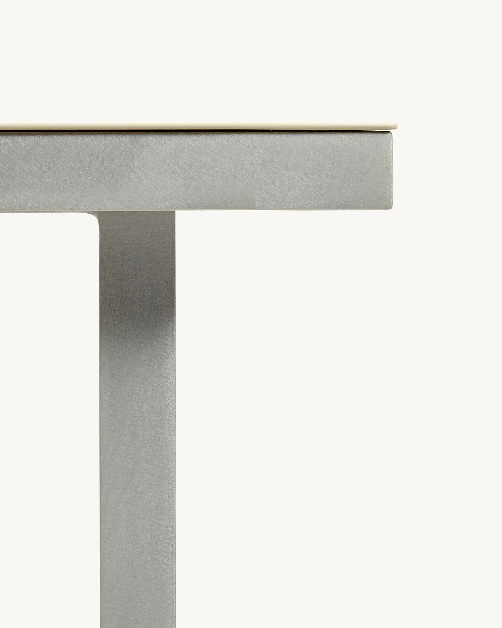 alu dining table L