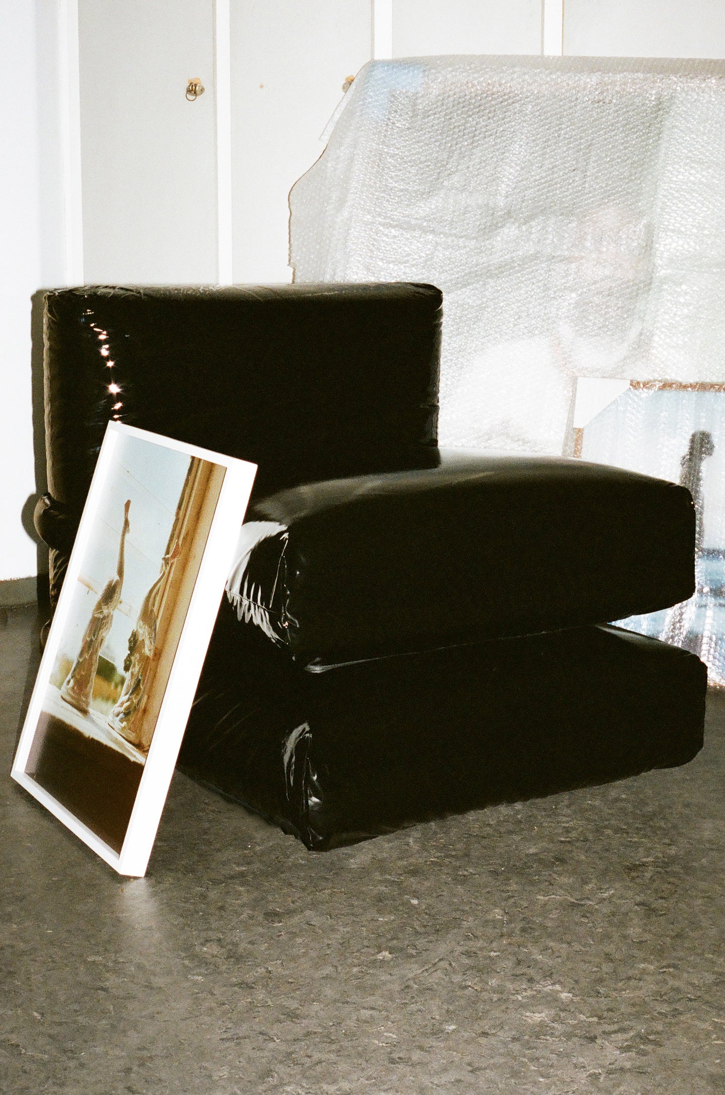 pillow sofa lacquer