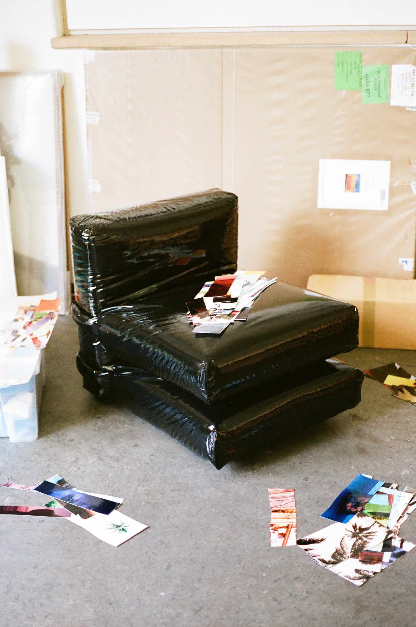 pillow sofa lacquer