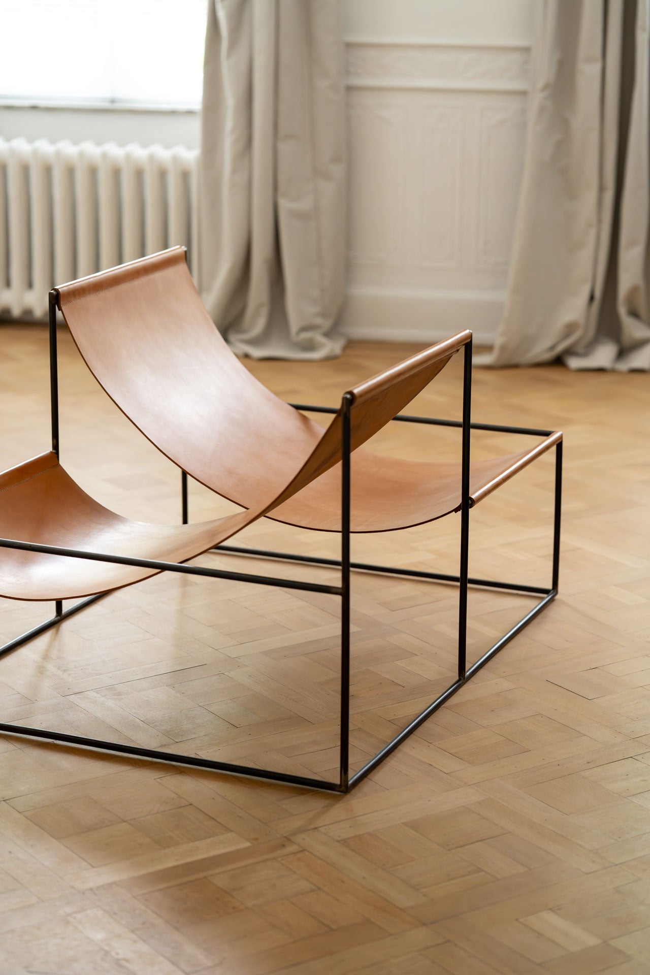 crossed double seat