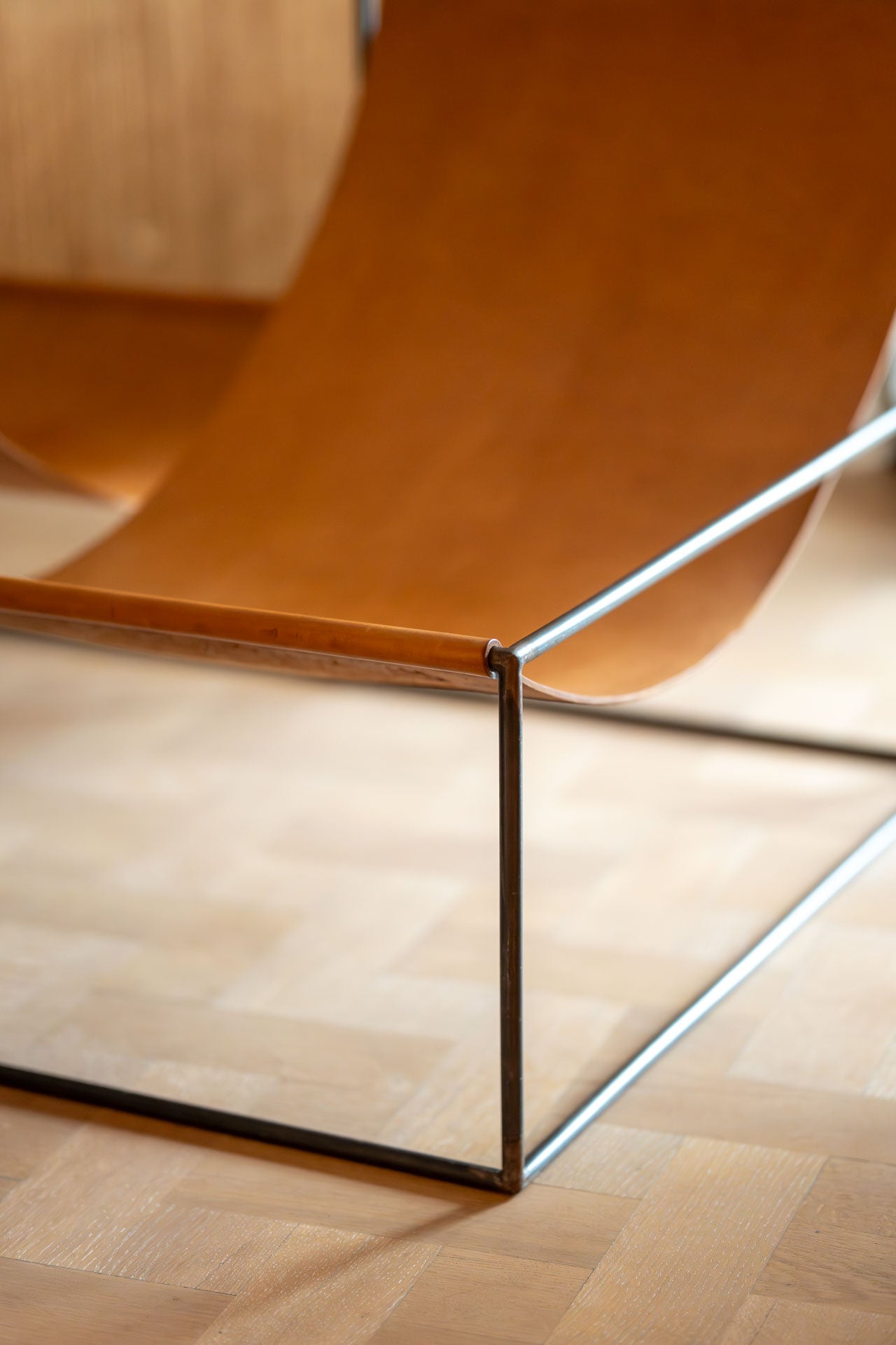 crossed double seat