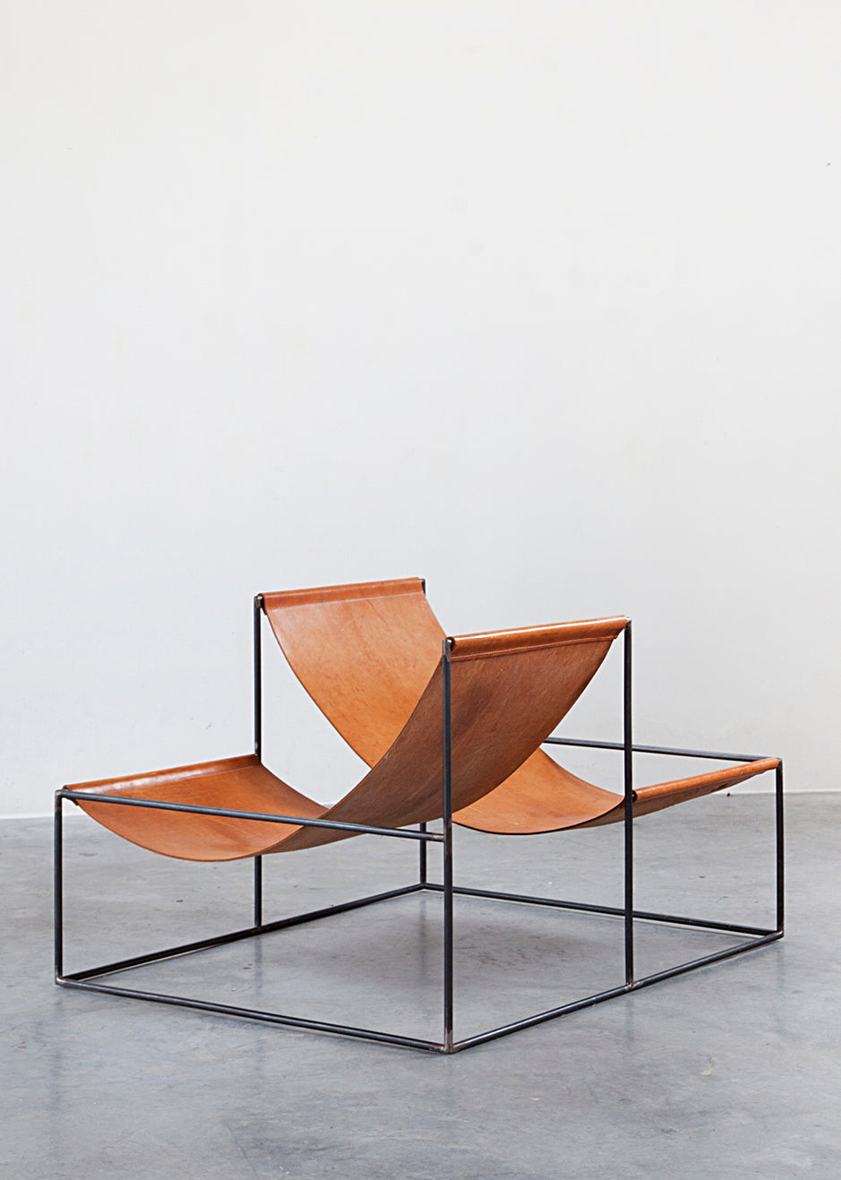 crossed double seat