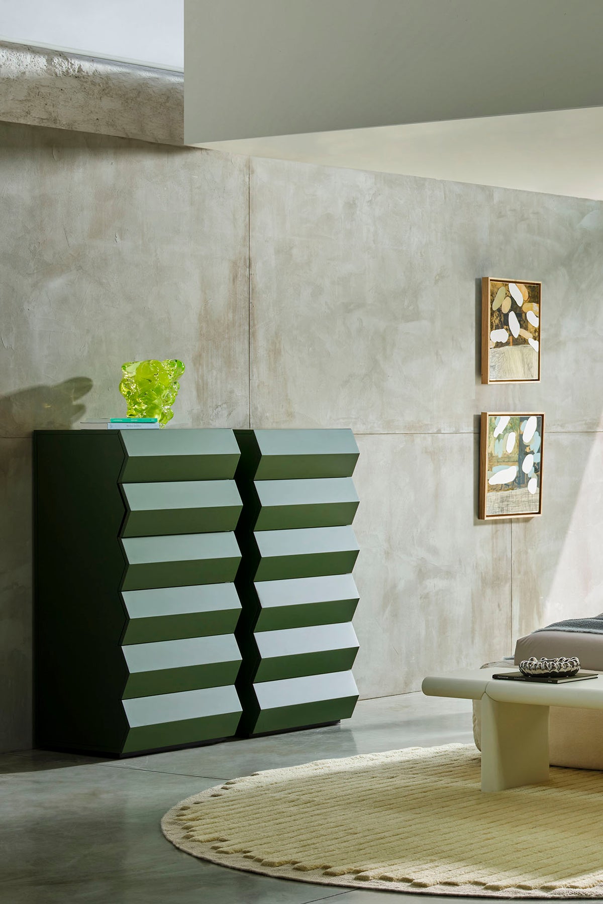 Z24 chest of drawers